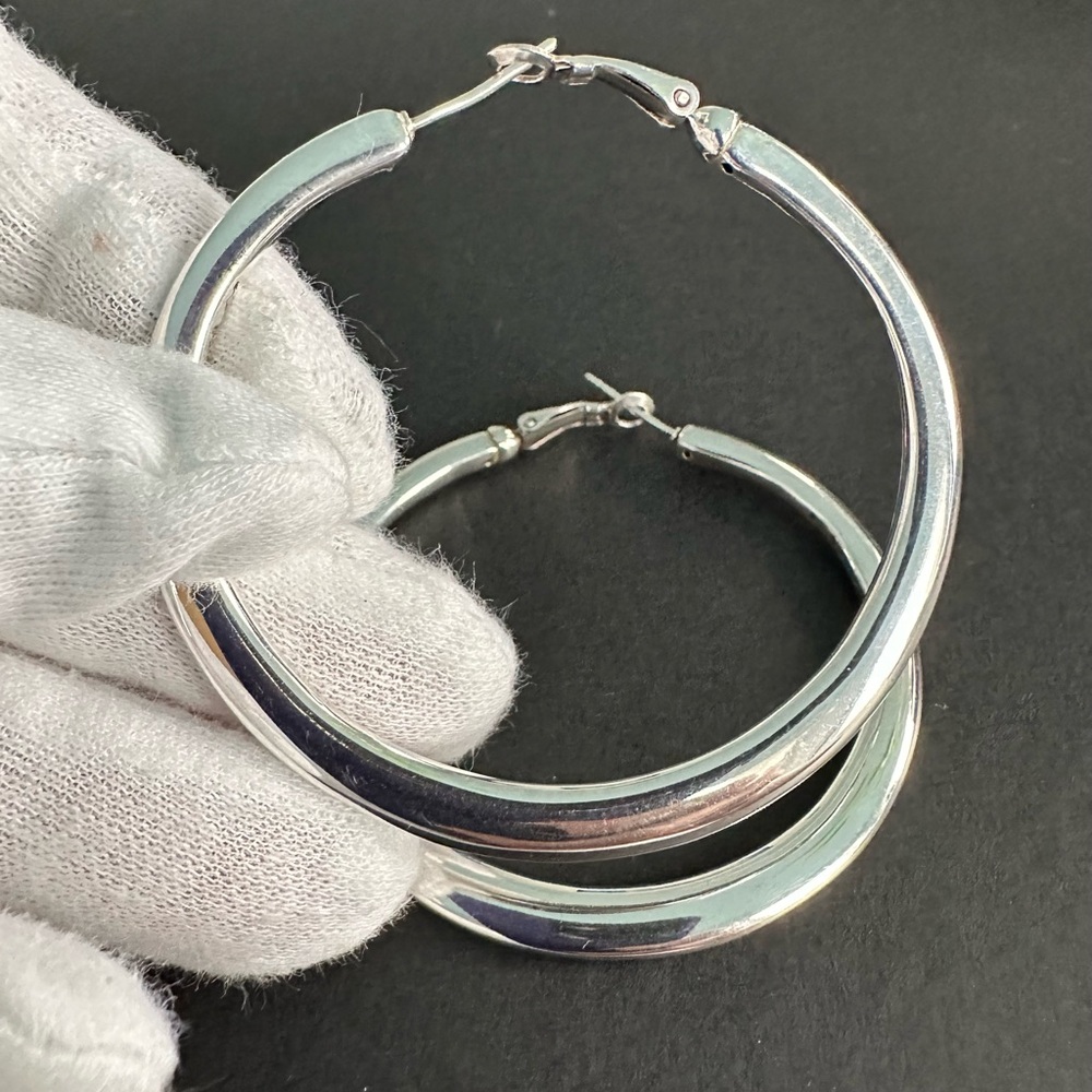 925 Sterling Silver Modernist Smooth Tapered Round Flat Hoop Earrings